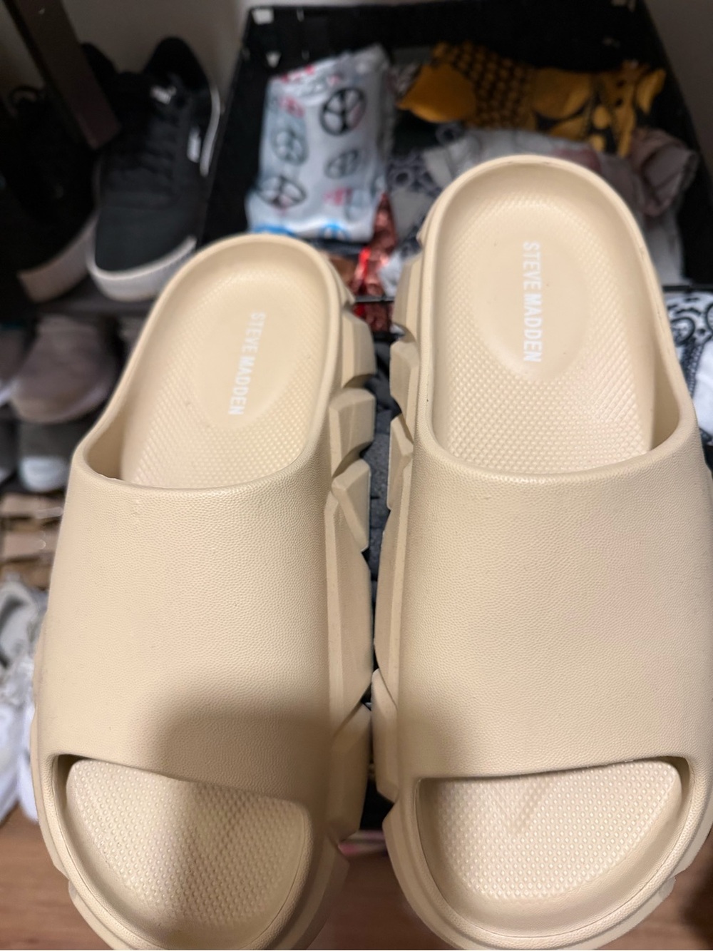 Steve Madden Sandstone Chunky Slide Clogs
